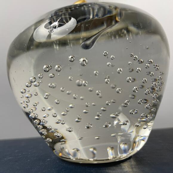 Vintage Gatco Controlled Bubble‎ Glass Apple Paperweight w/ Solid Brass - Picture 9 of 9
